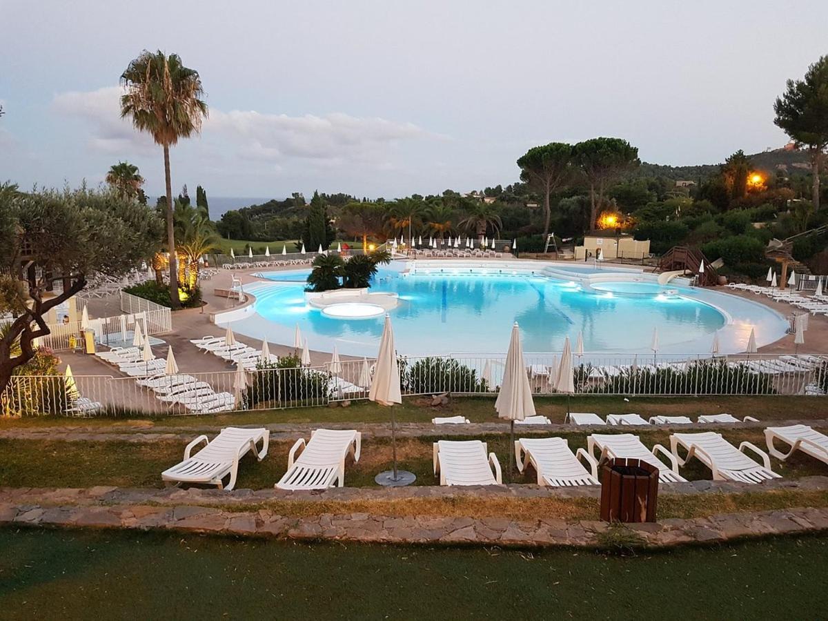 Saint-Raphaël Village Cap Esterel, Piscine, Plage מראה חיצוני תמונה