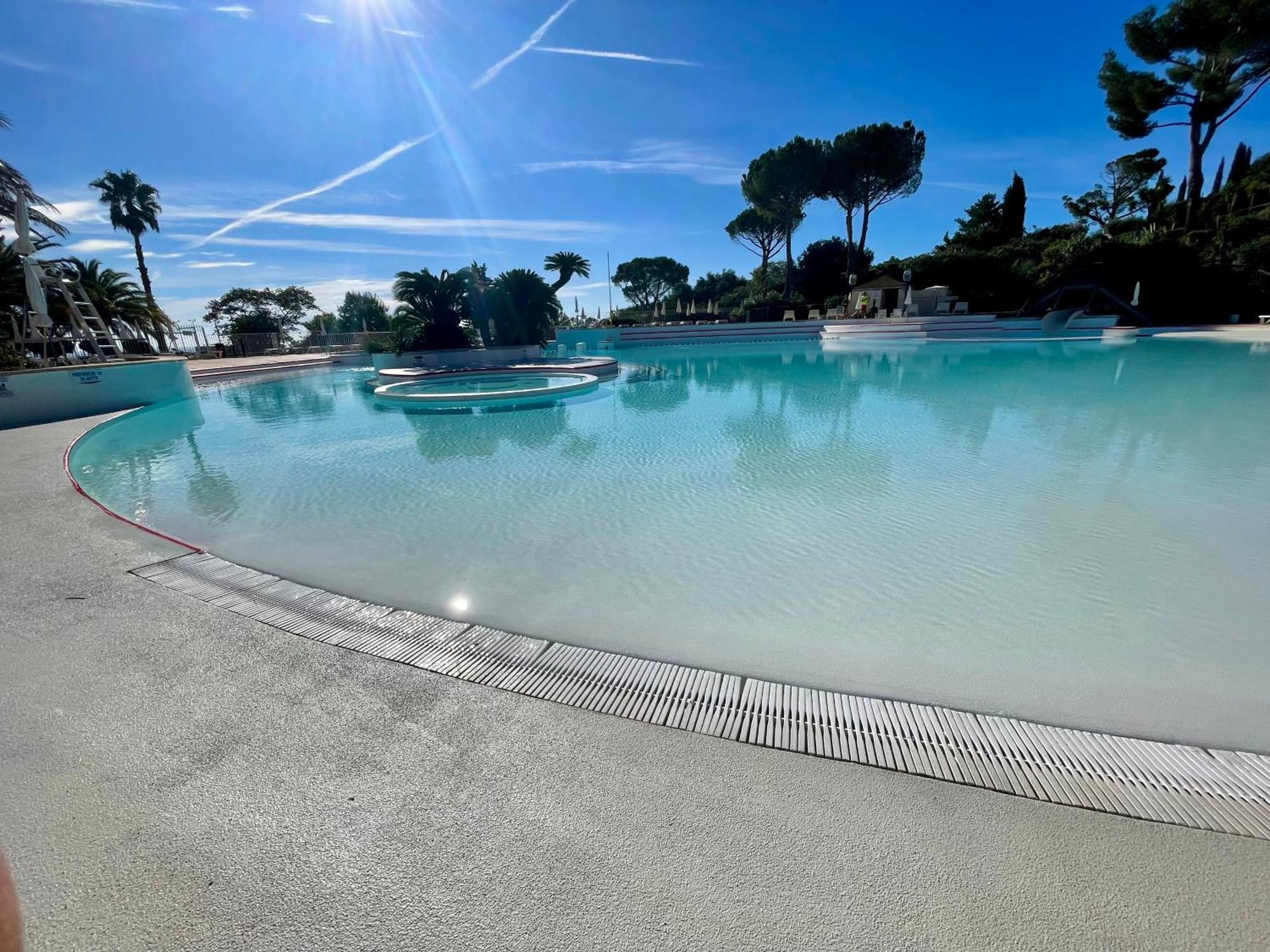 Saint-Raphaël Village Cap Esterel, Piscine, Plage מראה חיצוני תמונה