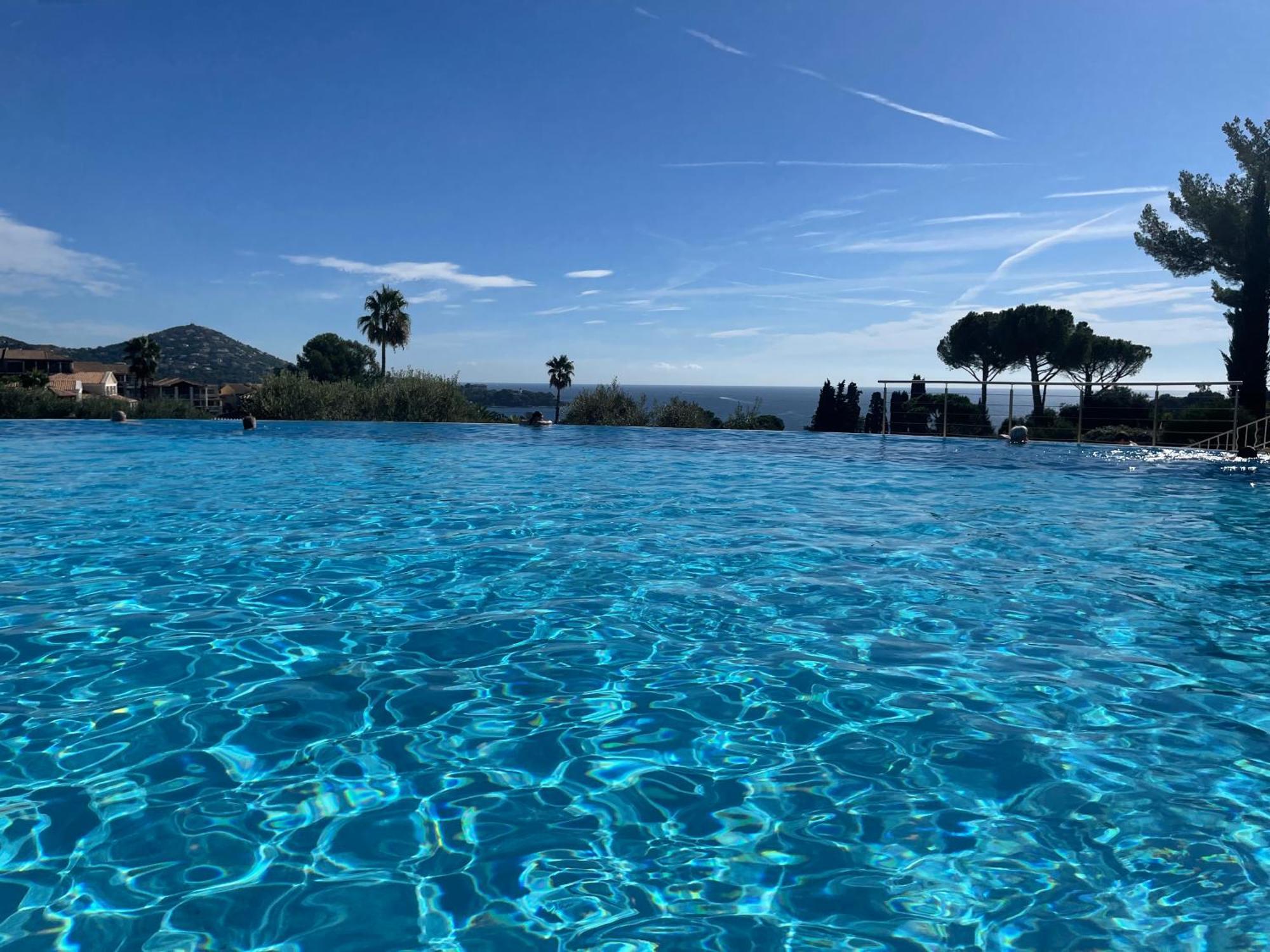 Saint-Raphaël Village Cap Esterel, Piscine, Plage מראה חיצוני תמונה
