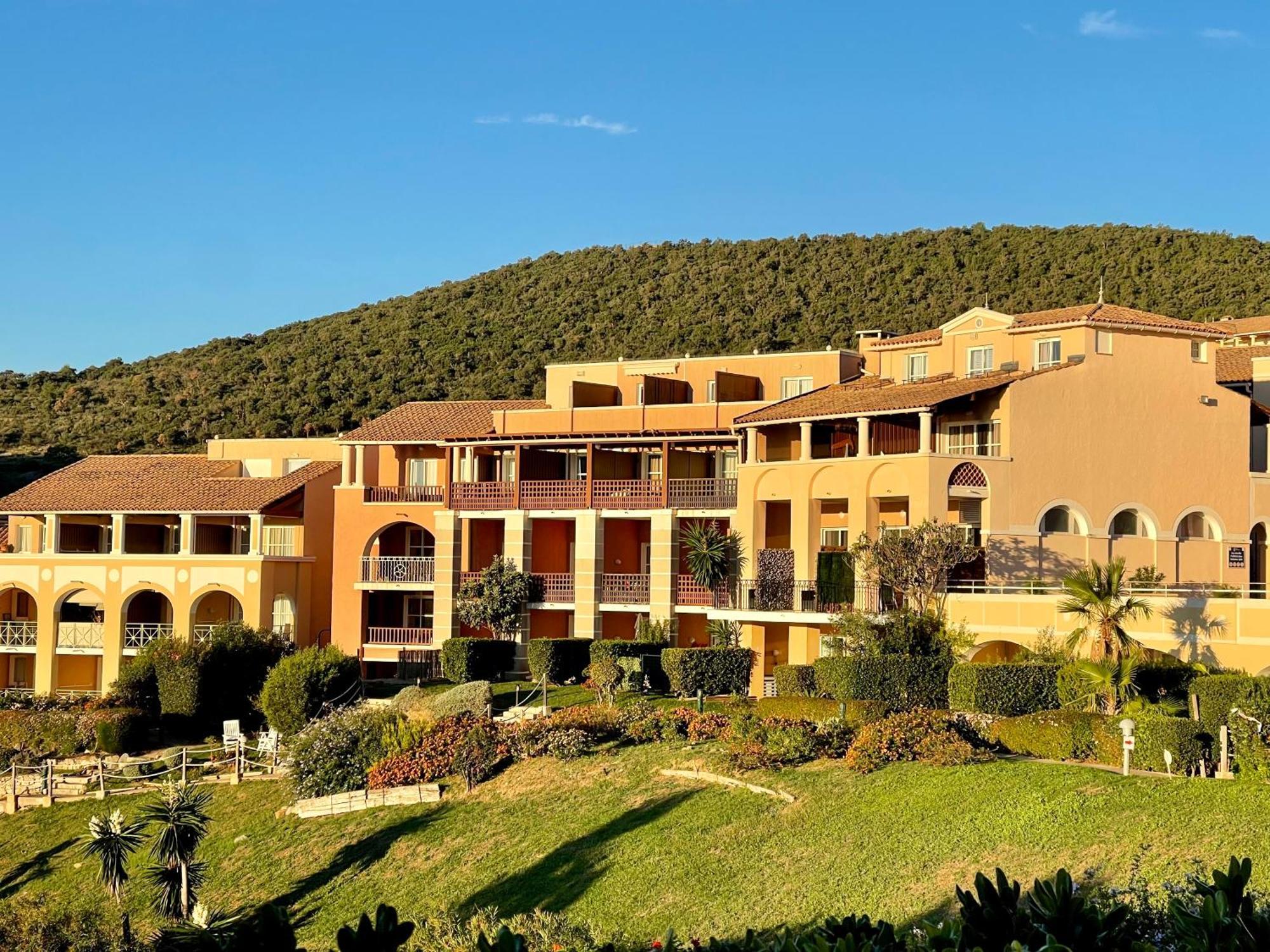 Saint-Raphaël Village Cap Esterel, Piscine, Plage מראה חיצוני תמונה