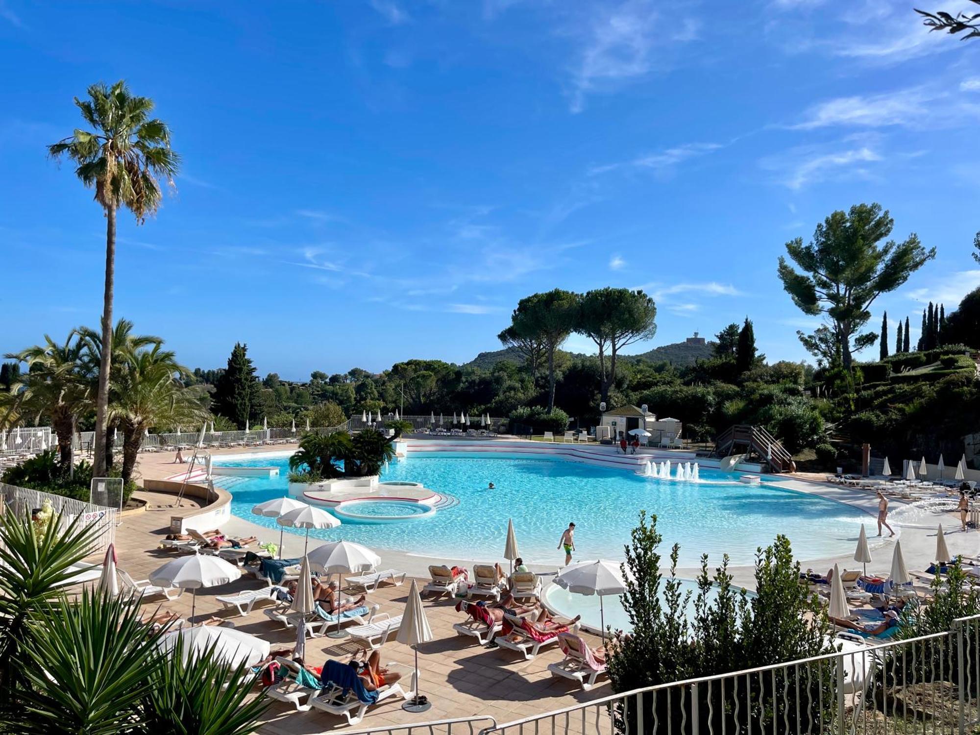 Saint-Raphaël Village Cap Esterel, Piscine, Plage מראה חיצוני תמונה
