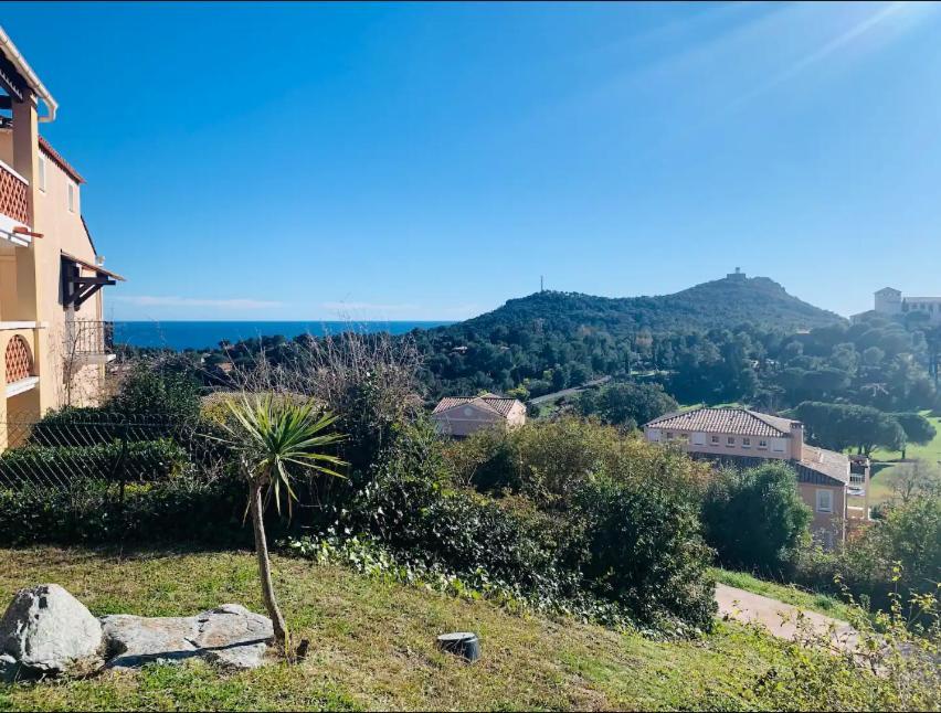 Saint-Raphaël Village Cap Esterel, Piscine, Plage מראה חיצוני תמונה