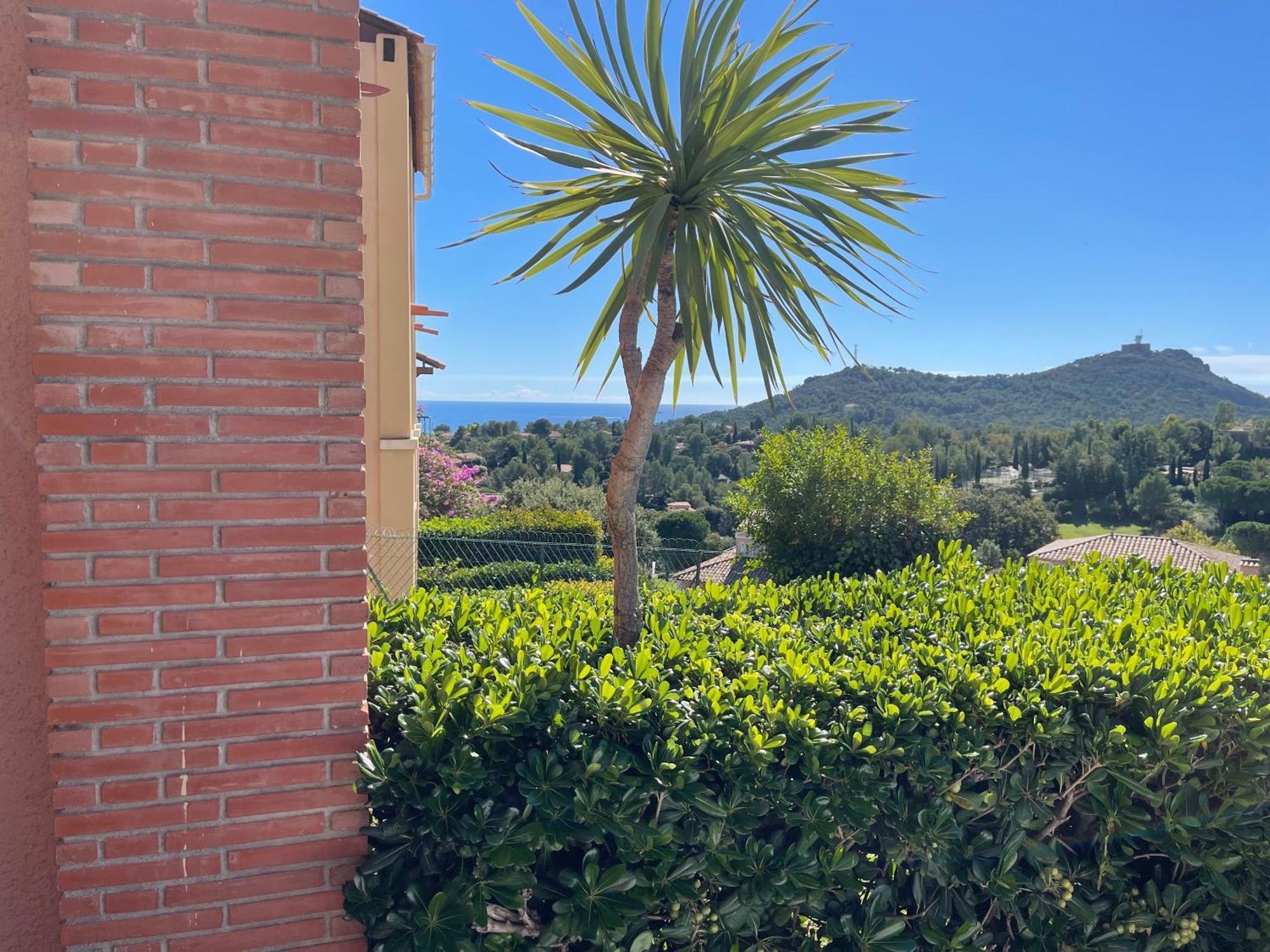 Saint-Raphaël Village Cap Esterel, Piscine, Plage מראה חיצוני תמונה